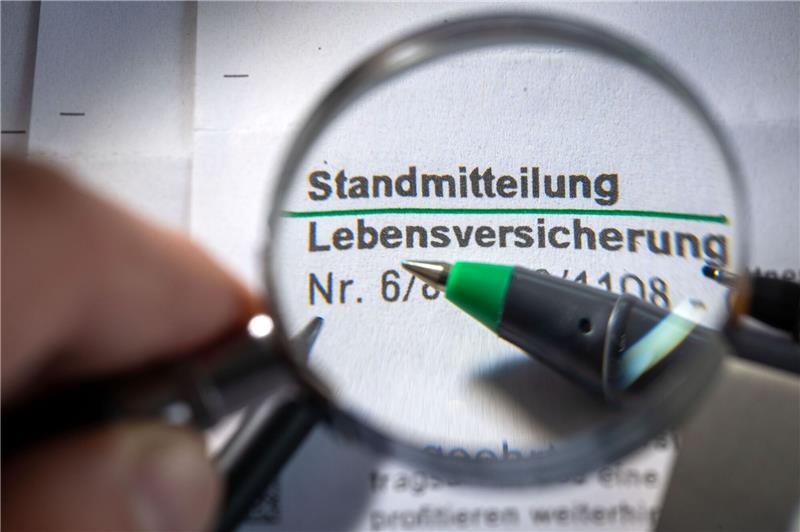 Verbraucher bei Lebensversicherungen weiter zurückhaltend Eine private Altersvorsorge können sich viele Menschen diese Tage nicht mehr leisten.