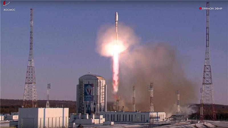 Moskau verschiebt Mond- und Venusmission Eine russische Rakete hebt in den Weltraum ab. (Archivbild)