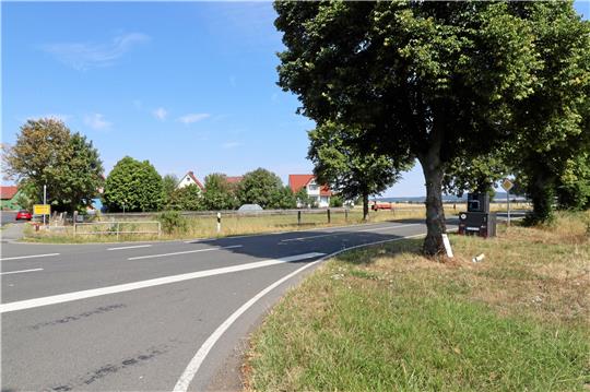 Eine schlechte Sicht an der L  515 vom Palandsmühlenweg kommend in Richtung Kunigunde beklagt die Bredelemer GZ-Leserin Petra Schrader. Eine Querung der Straße sei erschwert und bedeute eine zusätzliche Gefahr im Straßenverkehr. Fotos: Jambrek