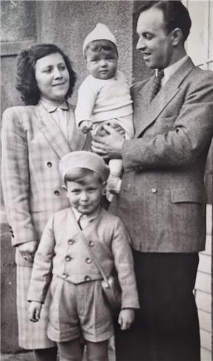 Erinnern an Nazi-Opfer: Niemand kann Hermann Kassebaum helfen Eine stolze junge Familie um das Jahr 1904: Hermann und Eugenie Kassebaum mit den Kindern Hermann junior und Gerda.