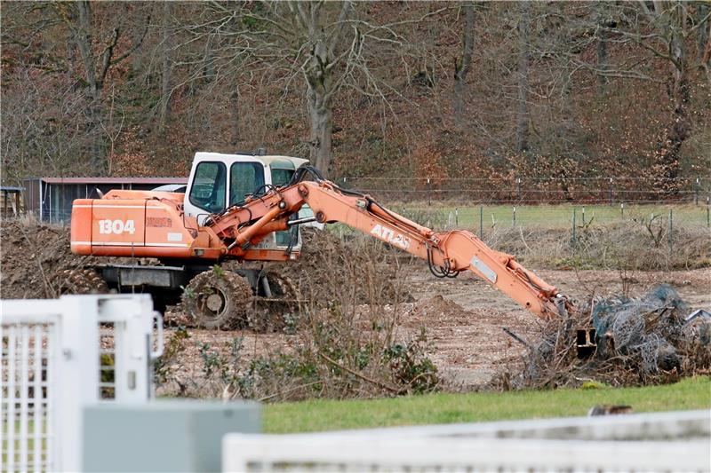 Eine unbebaute Fläche wird für den Bau von Hallen vorbereitet.  Foto: GZ-Archiv