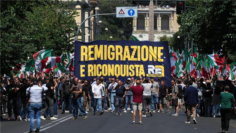 Eine von rechtsextremen Gruppen organisierte Demonstration findet in Rom statt. 