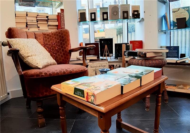 Nachhaltiger Umgang: Bücher vor dem Wegwerfen bewahren Einen Platz zum Verweilen hat „Das Lesestübchen“ auch. Foto: Potthast