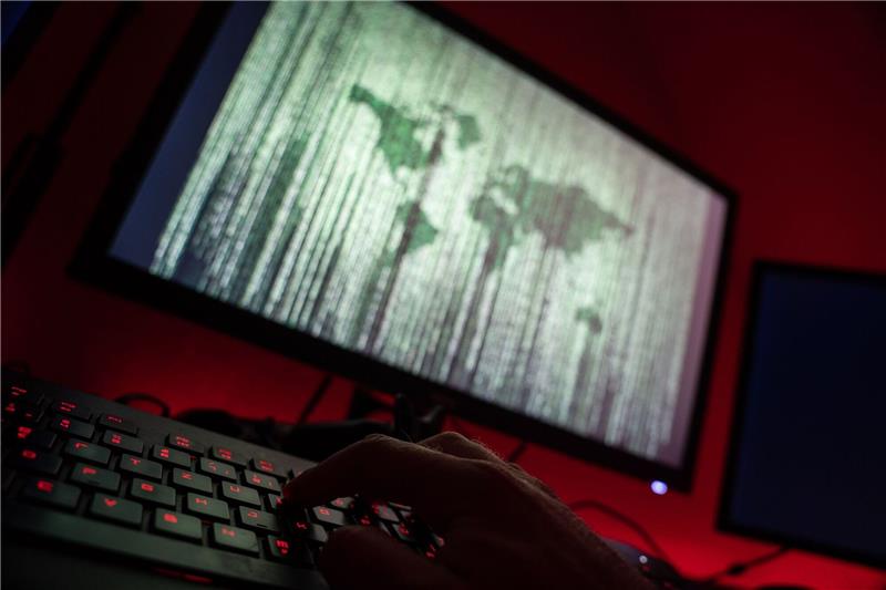 58 Prozent der deutschen Unternehmen von Hackern attackiert Einer Untersuchung zufolge wurden 58 Prozent der deutschen Firmen im vergangenen Jahr ein- oder mehrmals von Hackern angegriffen