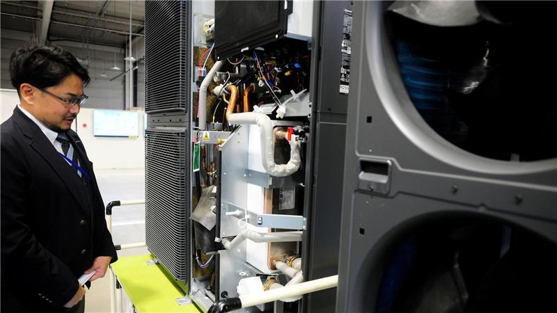 Einer der Hauptabsatzmärkte für die Wärmepumpen ist Deutschland, das rund 70 Kilometer entfernt liegt.
