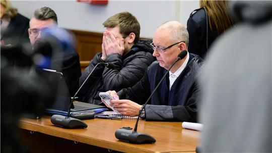 Einer der beiden Angeklagten (m) im Betonplatten-Prozess. 