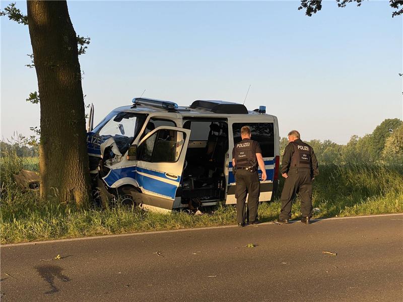 Einer niederländischen Studie zufolge leidet mehr als jeder siebte Polizeibeamte unter posttraumatischen Beschwerden, ausgelöst durch lebensbedrohliche und hochemotionale Situationen. Foto: dpa