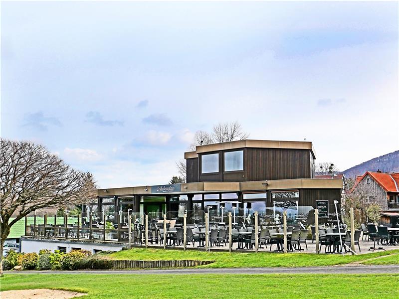Eines der Vorzeige-Projekte, das in Trelement-Bauweise errichtete Clubhaus des Golfclubs in Bad Harzburg. Foto: Wölfert