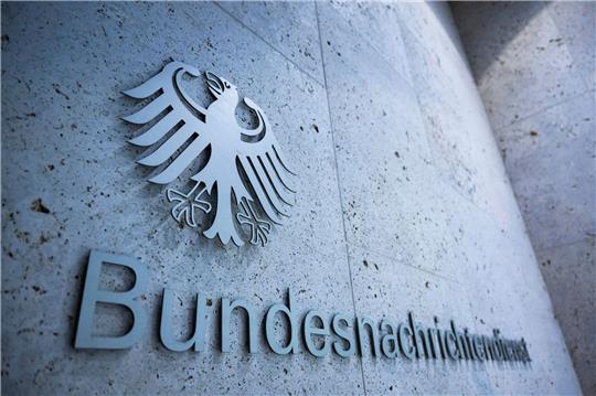 Eingang der Zentrale des Bundesnachrichtendienstes in Berlin.