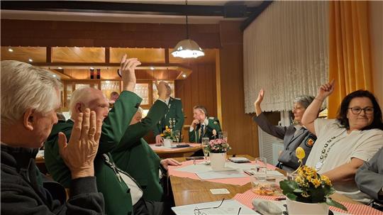 Einhellig stimmen die Mitglieder für eine Fusion der Schützenvereine.