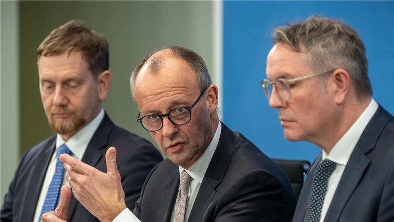 Einig beim einen Thema, zerstritten beim zweiten: Merz und die Ministerpräsidenten. 