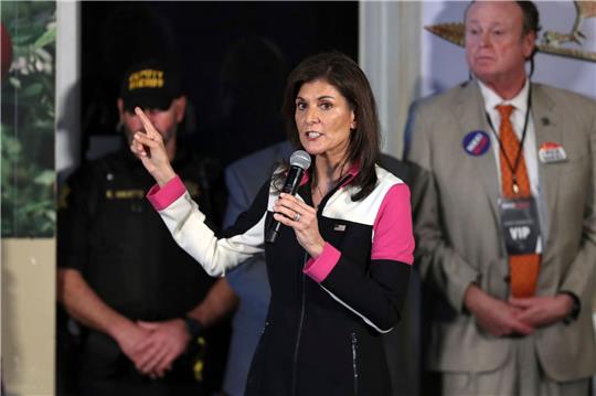 Einige Beobachter hatten erwartet, dass Nikki Haley relativ schnell nach der Abstimmung in New Hampshire vor mehr als einer Woche hinschmeißen könnte.