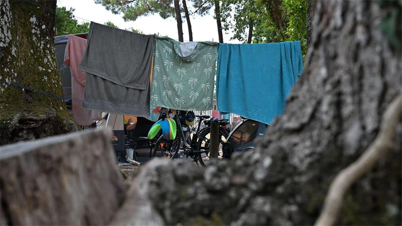 „Wühlt einen auf“: Wenn die Flammen am Urlaubsort lodern Einige Campingplätze an Frankreichs Westküste bekommen massenhaft Stornierungen.