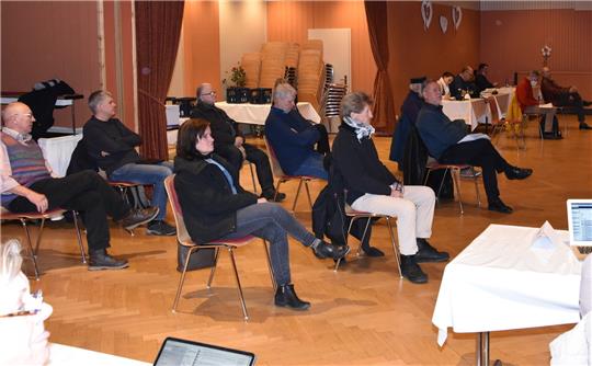 Einige Zuhörer lauschten gespannt den Diskussionen im Goslarer Rat. Aus ihren Reihen kamen dann auch Fragen zu den Montagsdemonstrationen, dem Polizeieinsatz und einer Petition gegen Rechts. Foto: Hendrik Roß