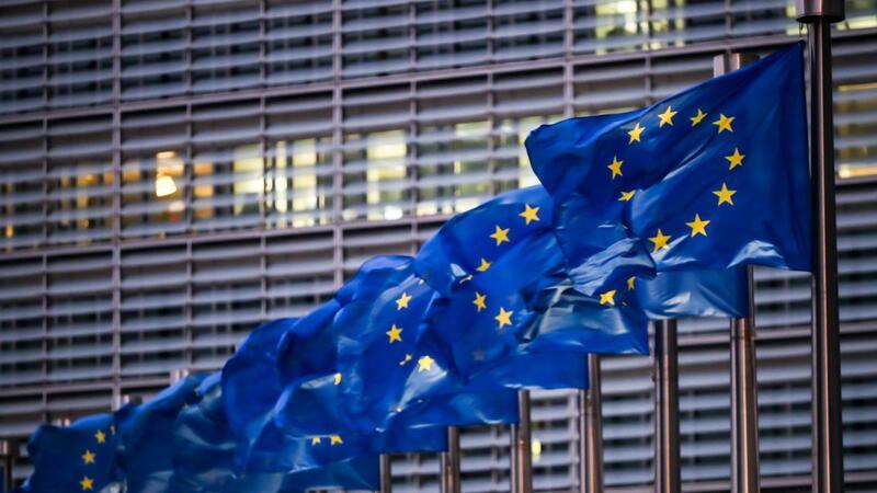 EU-Sanktionen: Berlin verhindert schärfere Russland-Klausel Einigung in Brüssel: Die EU-Staaten erlassen neue Sanktionen gegen Russland.