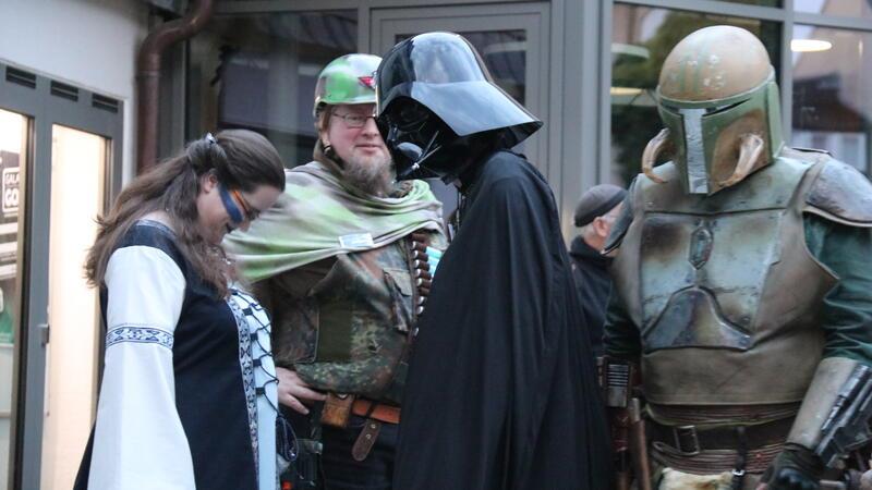 Einladungen, auf die dunkle Seite der Macht zu wechseln, gab es genug.