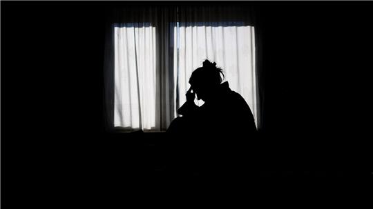 Einsamkeit ist ein häufiger Anlass für Anrufe bei der Telefonseelsorge. (Symbolbild)