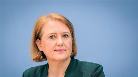 „Einsamkeit ist längst nicht mehr ein Phänomen, das ausschließlich ältere Menschen betrifft“, sagt Lisa Paus (Bündnis 90/Die Grünen).