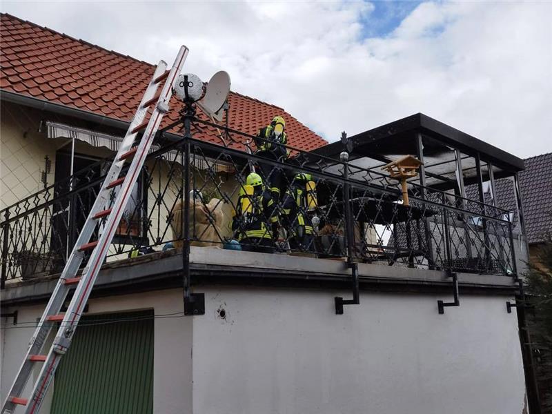 Einsatzkräfte der Feuerwehr brachten den Brand unter Kontrolle. Foto: Feuerwehr Othfresen