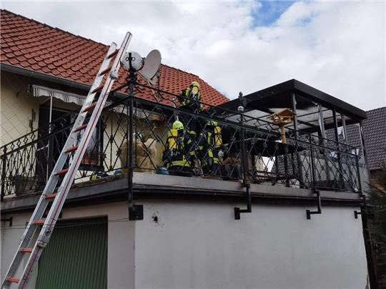 Einsatzkräfte der Feuerwehr brachten den Brand unter Kontrolle. Foto: Feuerwehr Othfresen