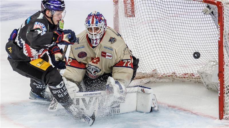 Einst in Braunlage, jetzt zur WM? Torwart Leon Hungerecker macht seinen Weg im deutschen Eishockey.