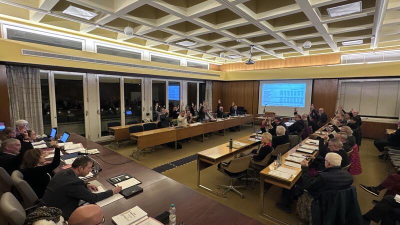 Einstimmig beschließt der Rat den Doppelhaushalt für die Jahre 2025/26.