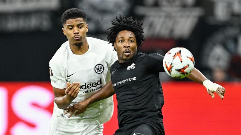Dank Joker Larsson: Eintracht bezwingt Riga Eintracht Frankfurt mit Aurèle Amenda (l) tat sich gegen Riga lange Zeit schwer.