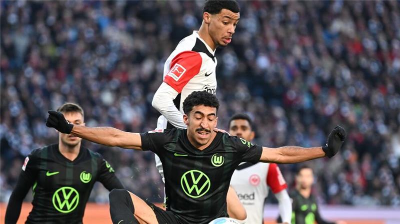 Nach Eigentor: Frankfurt rettet Remis gegen Wolfsburg Eintracht Frankfurt mit Hugo Ekitiké und der VfL Wolfsburg mit Tiago Tomás lieferten sich eine umkämpfte erste Hälfte.