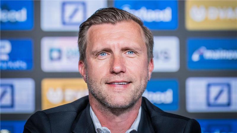 Eintracht Frankfurts Sportvorstand Markus Krösche bleibt übereinstimmenden Medienberichten zufolge Eintracht Frankfurt trotz eines Angebots von der AC Mailand treu. (Archivbild)
