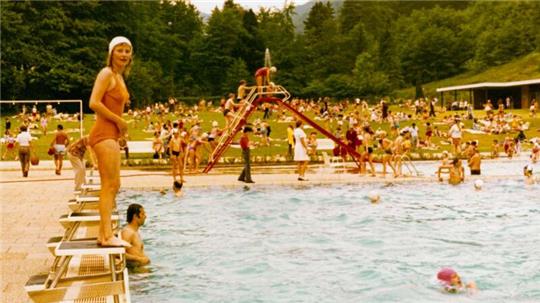 Einweihung des neuen 50-Meter-Becken im Krodobad am 17. Juni 1973: Damals steht das Freibad in voller Blüte.