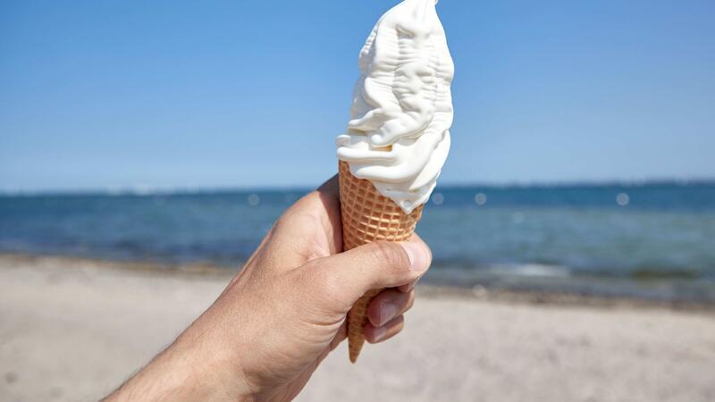 Eis ist der perfekte Begleiter für den Sommer.