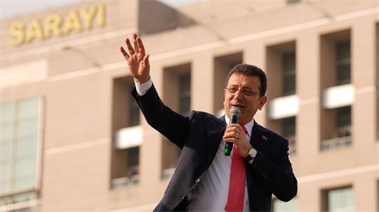 Ekrem Imamoglu ist der profilierteste Gegner von Langzeit-Präsident Erdogan. (Archivbild)