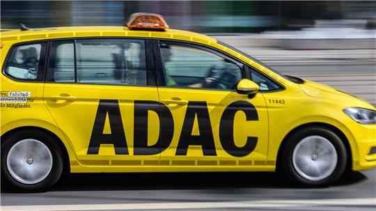 Elektroautos brauchten 2024 sehr viel seltener Hilfe von den Pannenhelfern des ADAC. (Archivbild)