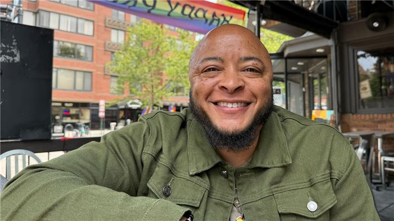 Elijah Nicholas organisiert den Nationalen Marsch zur Sichtbarkeit von Transpersonen mit, der am letzten Tag der Worldpride stattfindet. 