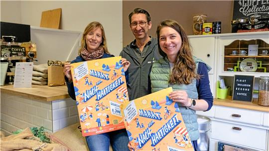 Elisa Nestmann (Klimaschutzmanagerin Landkreis Goslar), Holger Pape (Betriebsleiter Goslarsche Höfe) und Nikola Einhorn (Kreisvolkshochschule Goslar/v. l.) stellen das Programm für den Markt der Nachhaltigkeit vor.  Foto: Landkreis Goslar