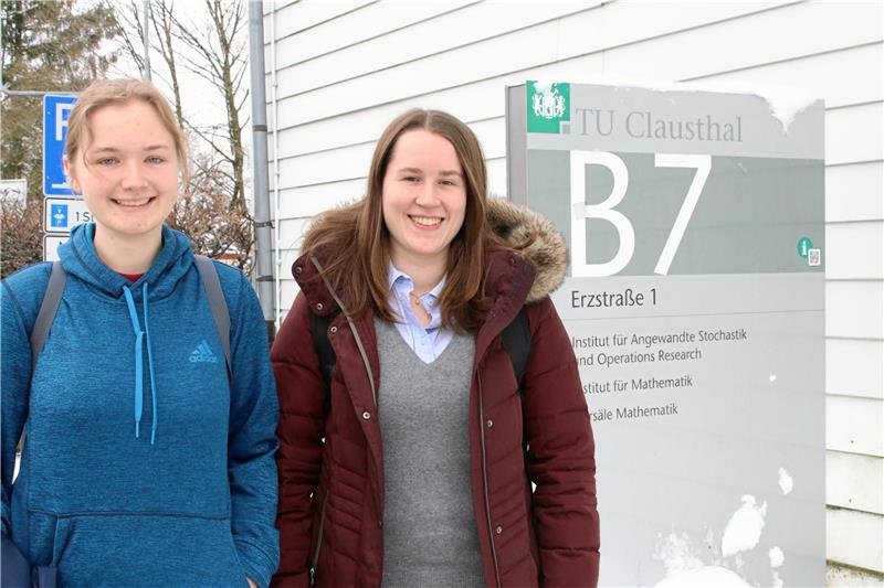 Elisabeth Fittschen (links) und Ina-Tabea Schmidt sind nicht nur von Mathe, sondern auch von ihrer Uni begeistert.  Foto: Franke