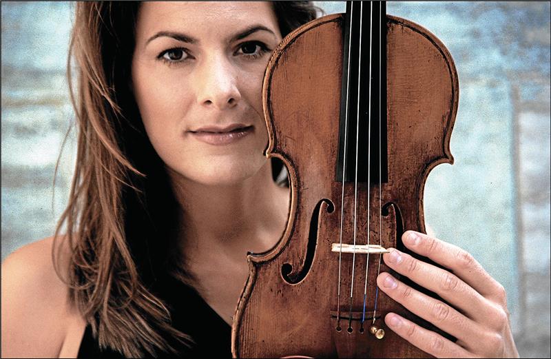 Geigenspiel lädt ein auf eine Reise ins Innere Elisabeth Kufferath spielt bei Music meets Art im Mönchehaus. Foto: Privat
