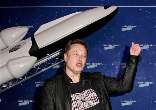 Elon Musks Weltraumfirma SpaceX will, dass die USA die Starlink-Finanzierung in der Ukraine übernehmen.