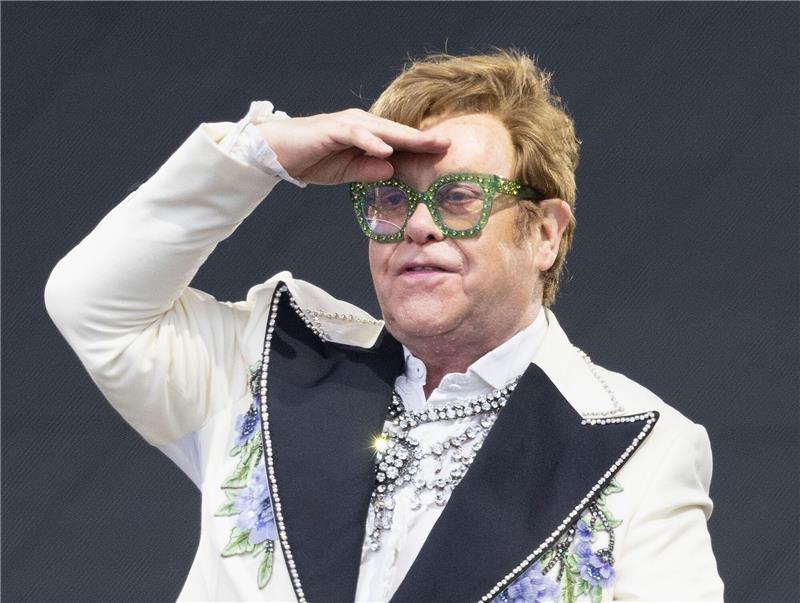 Elton John verabschiedet sich von Twitter Elton John mag nicht mehr bei Twitter sein.