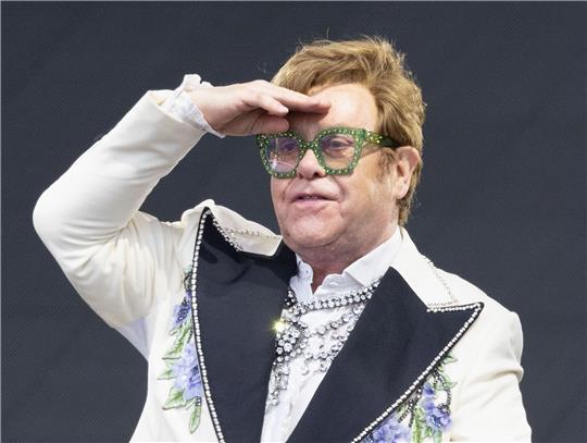 Elton John mag nicht mehr bei Twitter sein.