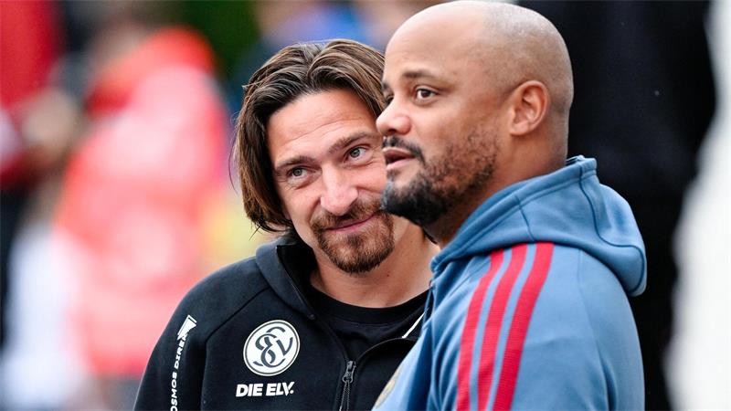 Glanzloser FC Bayern siegt mühevoll in Elversberg Elversberg-Trainer Vincent Wagner (l) durfte nach der Aufhebung seiner Gelb-Rot-Sperre gegen den FC Bayern München auf der Bank sitzen.
