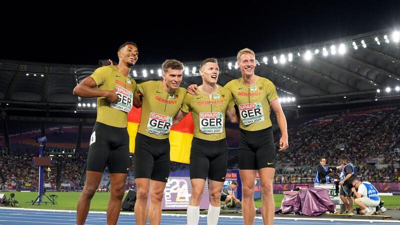 4x400-Männer-Staffel holt Bronze - Kolberg Fünfte Emil Agyekum, Jean Paul Bredau, Marc Koch und Manuel Sanders (l-r) jubeln nach dem Gewinn der Bronzemedaille.