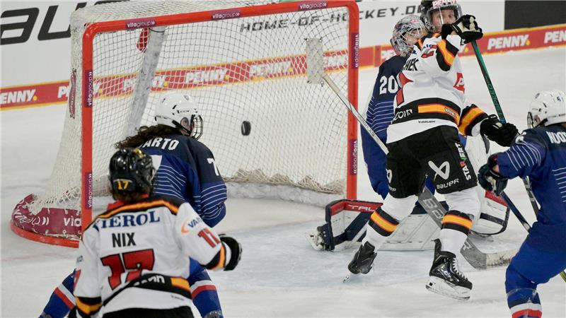 Eishockey-Frauen siegen im Penalty-Krimi gegen Frankreich Emily Nix erzielte das 1:0