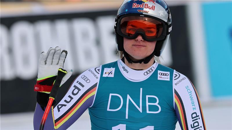 Emma Aicher winkt enttäuscht ab nach der Abfahrt von Kvitfjell.