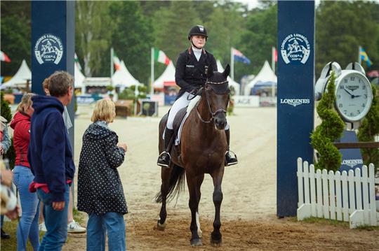 Emma Brüssau aus Deutschland reitet auf ihrem Pferd «Dark Desire GS».