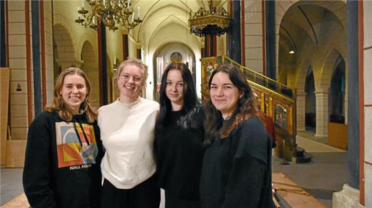 Emma Müller, Amalia Saupe, Mina Deobald und Greta Rühe sind Feuer und Flamme fürs Weihnachtsoratorium. Morgen führen sie es mit der Kantorei auf.