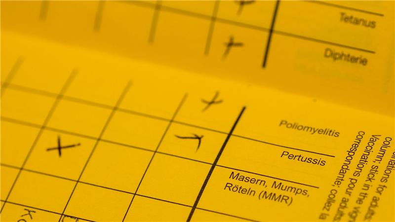 Empfohlen werden gegen Polio drei Dosen im Alter von 2, 4 und 11 Monaten und eine Auffrischimpfung (Symbolbild).
