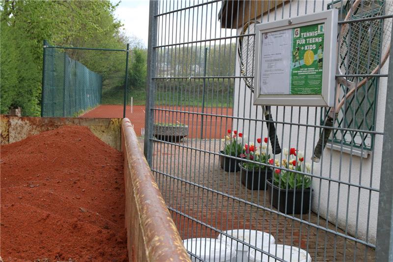 Emsiges Schaffen: Bis Samstag soll alles schick sein.