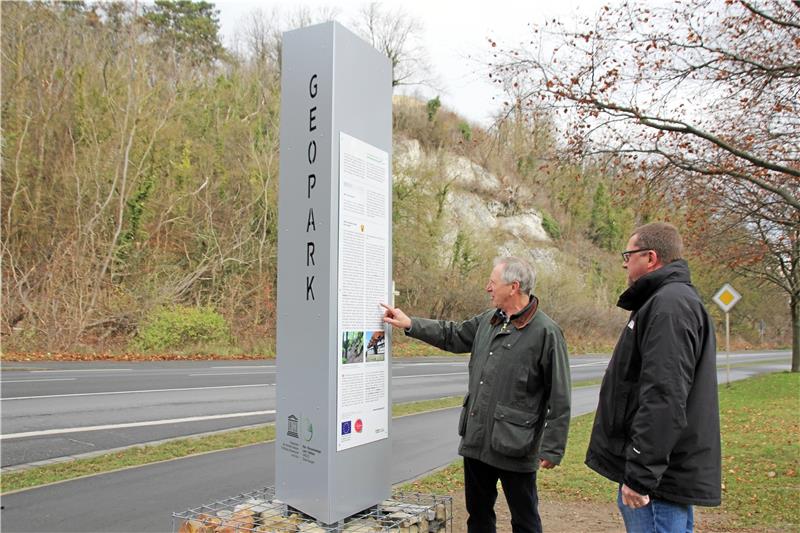 Harzer Geopark erhält Unesco-Zertifikat für weitere vier Jahre Ende 2020 wird an der L 500 bei Liebenburg eine Geopark-Stele aufgestellt, die über geologische Besonderheiten der Umgebung aufklärt. Archivfoto: Düber