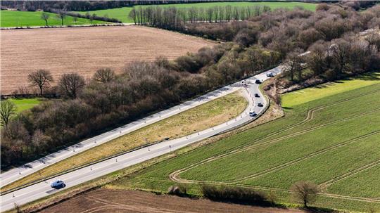 Ende Mai erfolgt der Spatenstich für den Weiterbau der A20 bei Bad Segeberg. (Archivbild)